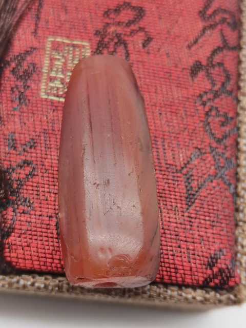 古玩玉器秦漢·老紅瑪瑙多棱珠吊墜一枚拍賣(mài),當(dāng)前價(jià)格500元