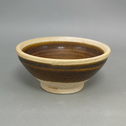 古玩陶瓷醬釉白覆輪茶盞拍賣，當前價格4000元