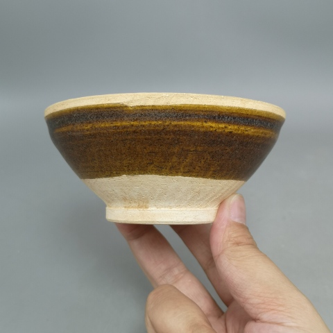 古玩陶瓷醬釉白覆輪茶盞拍賣，當前價格4000元