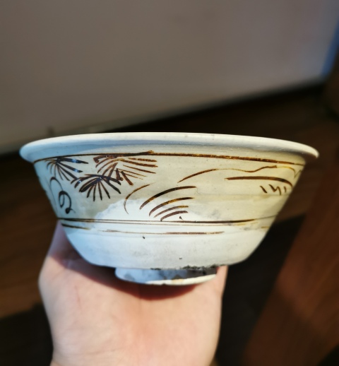 古玩陶瓷元代?白地褐彩花卉紋碗拍賣,當前價格299元