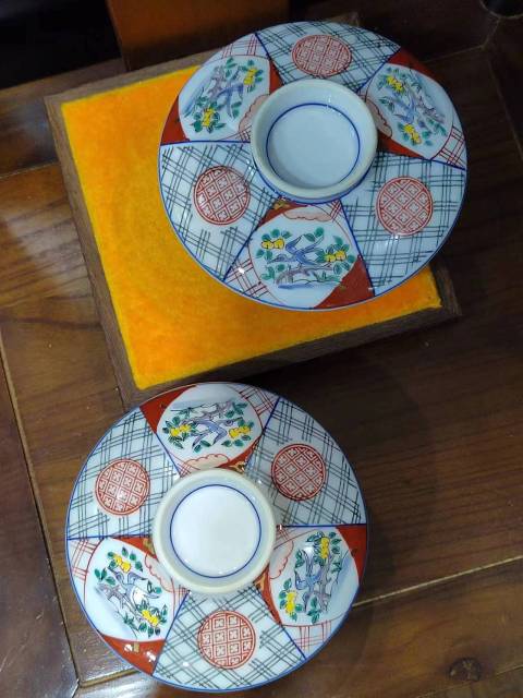 古玩陶瓷民國開窗花鳥紋五彩蓋碗一對拍賣,當前價格888元
