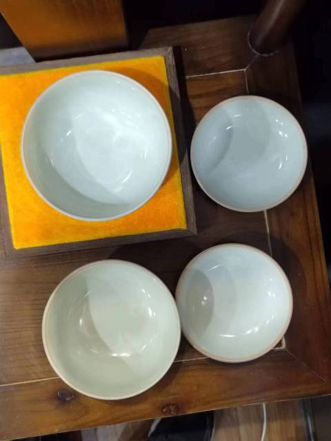 古玩陶瓷民國花卉紋五彩蓋碗拍賣，當前價格888元