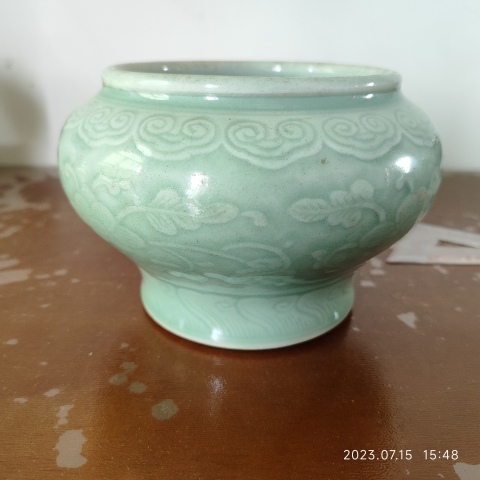 古玩陶瓷清乾隆豆青釉刻花纏枝蓮紋缸拍賣,當(dāng)前價(jià)格38000元