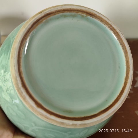 古玩陶瓷清乾隆豆青釉刻花纏枝蓮紋缸拍賣,當(dāng)前價(jià)格38000元