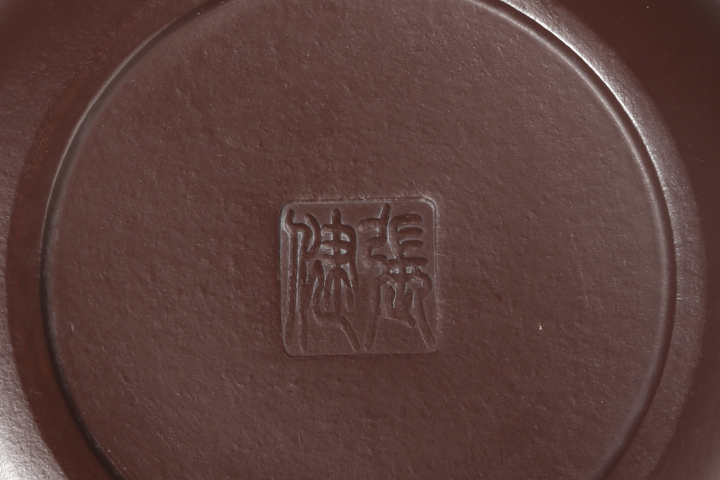 古玩雜項當(dāng)代·張健制紫朱泥石瓢壺拍賣,當(dāng)前價格600元