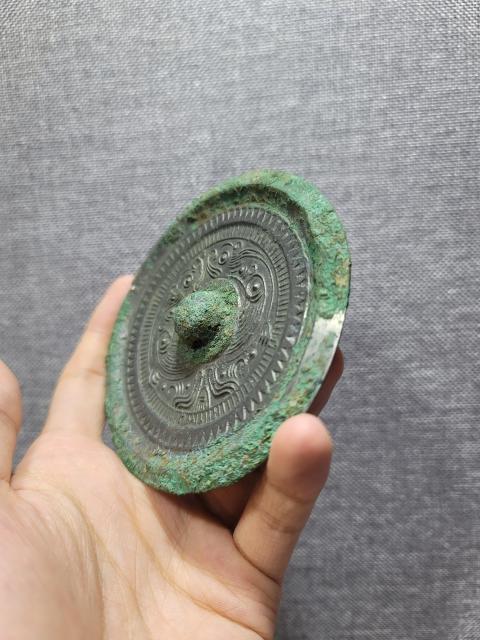 古玩銅器《漢代》瑞獸紋銅鏡拍賣，當(dāng)前價(jià)格3880元