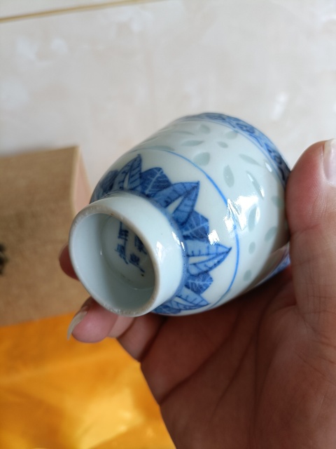 古玩陶瓷光緒青花花卉玲瓏瓷壓手杯拍賣，當(dāng)前價(jià)格1600元
