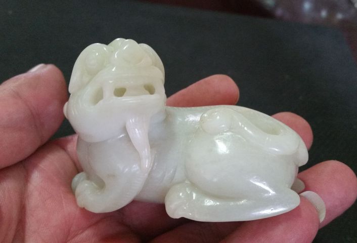 古玩玉器和田玉雕“瑞獸”擺件拍賣,當前價格2800元