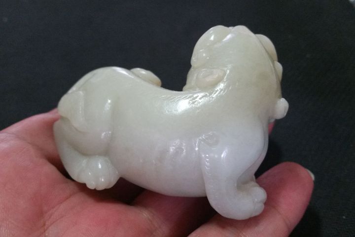 古玩玉器和田玉雕“瑞獸”擺件拍賣,當前價格2800元