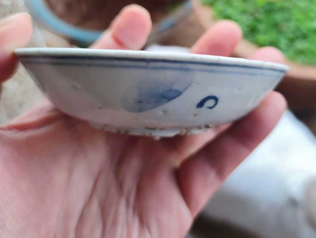 古玩陶瓷萬(wàn)歷青花花卉紋盤拍賣,當(dāng)前價(jià)格286元