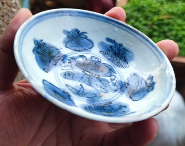 古玩陶瓷萬(wàn)歷青花花卉紋盤拍賣,當(dāng)前價(jià)格286元