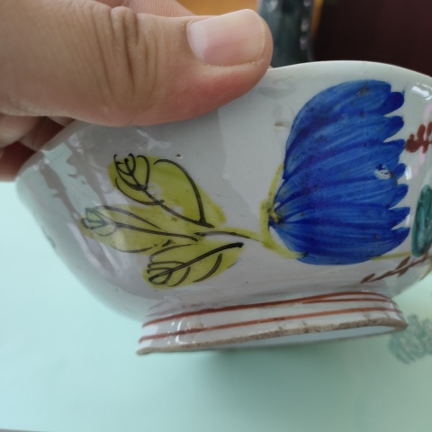 古玩陶瓷民國，粉彩花卉紋花口貢碗拍賣，當前價格80元