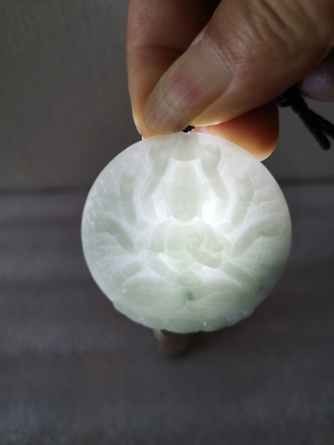 古玩玉器天然翡翠雕“千手觀音”牌拍賣,當前價格450元