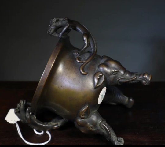 古玩銅器清代象鼻足螭龍耳爐拍賣，當前價格115680元