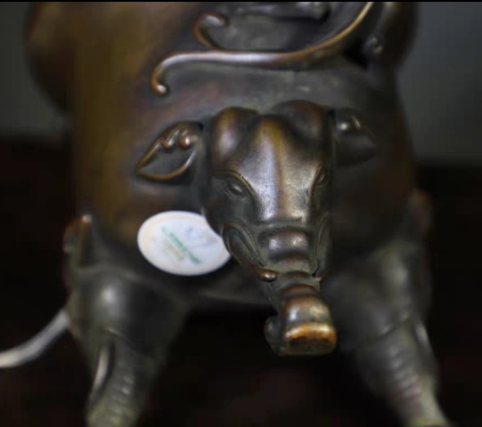 古玩銅器清代象鼻足螭龍耳爐拍賣，當前價格115680元