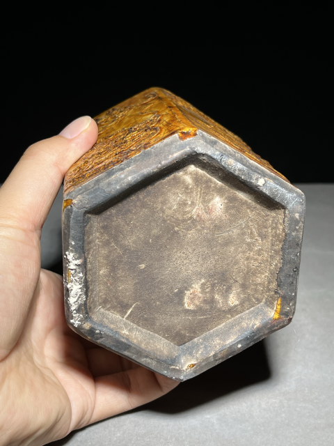 古玩陶瓷黃釉瀝粉趕珠龍紋筆筒拍賣,當前價格2000元
