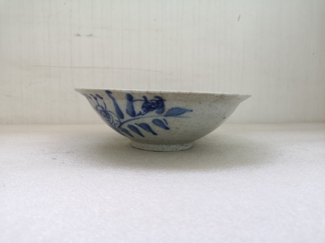 古玩陶瓷哥釉青花碗拍賣，當(dāng)前價(jià)格780元