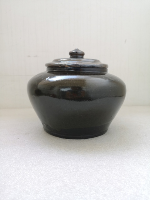 古玩陶瓷褐釉蓋罐拍賣,當(dāng)前價格680元