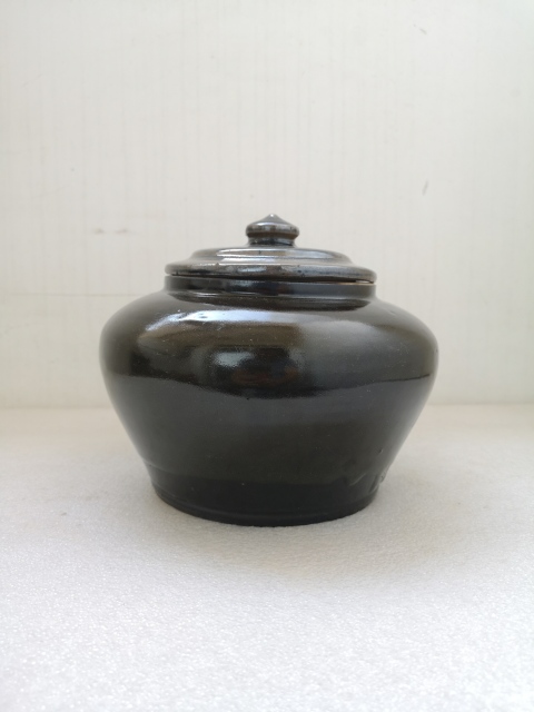 古玩陶瓷褐釉蓋罐拍賣,當(dāng)前價格680元
