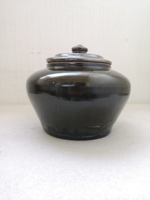 古玩陶瓷褐釉蓋罐拍賣,當(dāng)前價格680元
