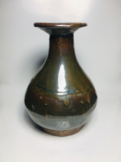 古玩陶瓷收藏精品窯變褐釉弦紋盤口瓶拍賣，當前價格0元