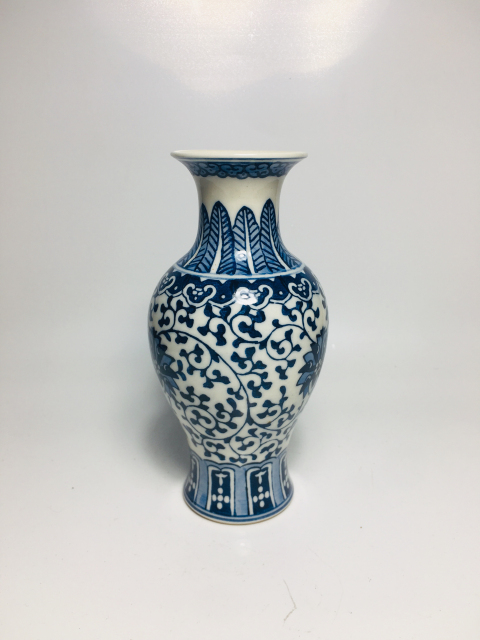 古玩陶瓷青花纏枝花紋瓶拍賣,當前價格600元