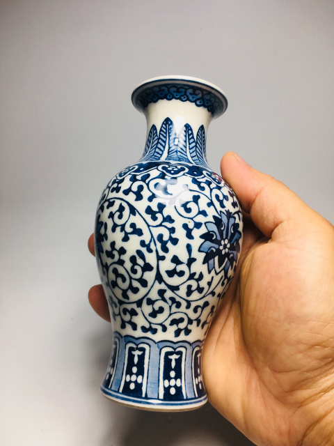 古玩陶瓷青花纏枝花紋瓶拍賣,當前價格600元