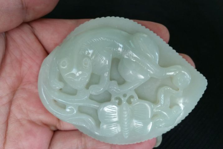 古玩玉器和田玉蘇工雕“一夜富貴”掛件拍賣,當前價格1800元