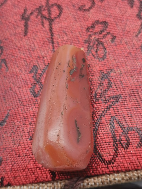 古玩玉器秦漢·天然紅瑪瑙多棱珠吊墜拍賣，當前價格500元