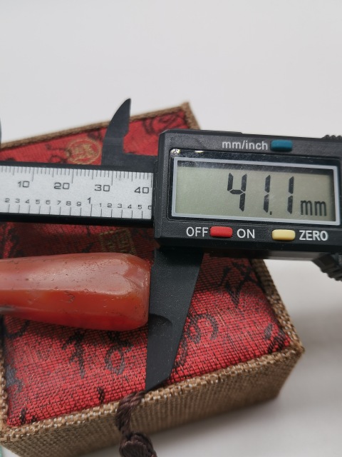 古玩玉器秦漢·天然紅瑪瑙多棱珠吊墜拍賣，當前價格500元