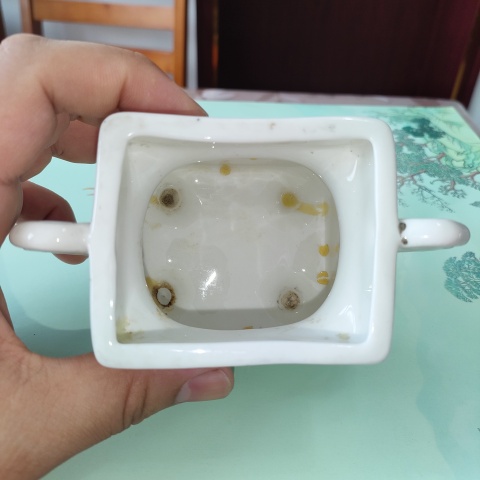 古玩陶瓷白釉壽紋雙耳香爐拍賣,當(dāng)前價(jià)格130元