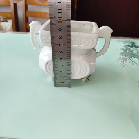 古玩陶瓷白釉壽紋雙耳香爐拍賣,當(dāng)前價(jià)格130元