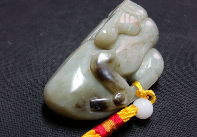 古玩玉器和田玉雕“擊鼓童子”拍賣，當前價格1580元
