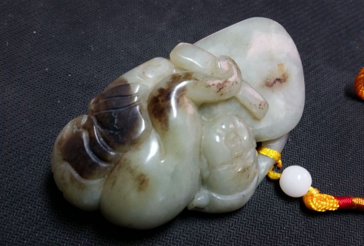 古玩玉器和田玉雕“擊鼓童子”拍賣，當前價格1580元