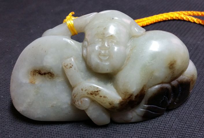 古玩玉器和田玉雕“擊鼓童子”拍賣，當前價格1580元