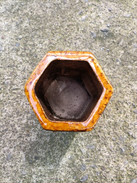 古玩陶瓷黃釉瀝粉趕珠龍紋筆筒拍賣,當前價格2000元