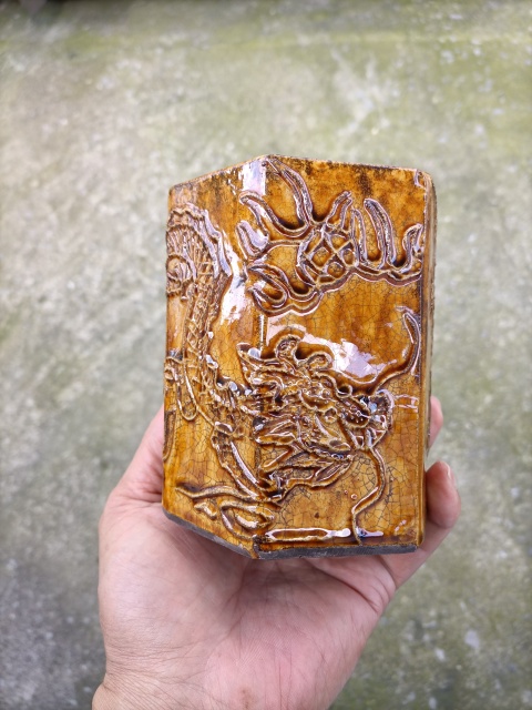 古玩陶瓷黃釉瀝粉趕珠龍紋筆筒拍賣,當前價格2000元