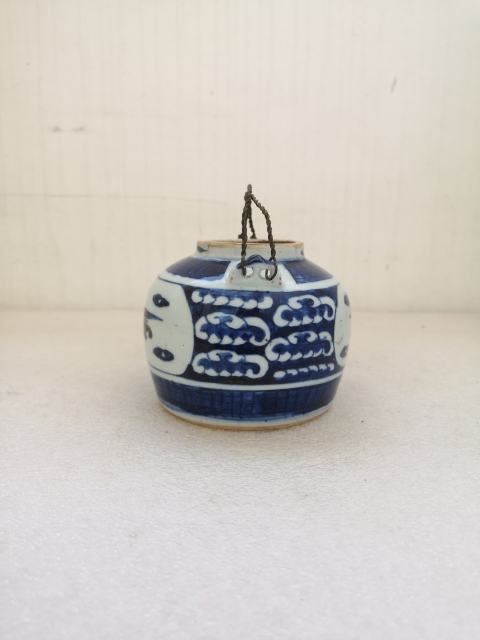 古玩陶瓷博古圖青花提梁壺拍賣,當前價格850元