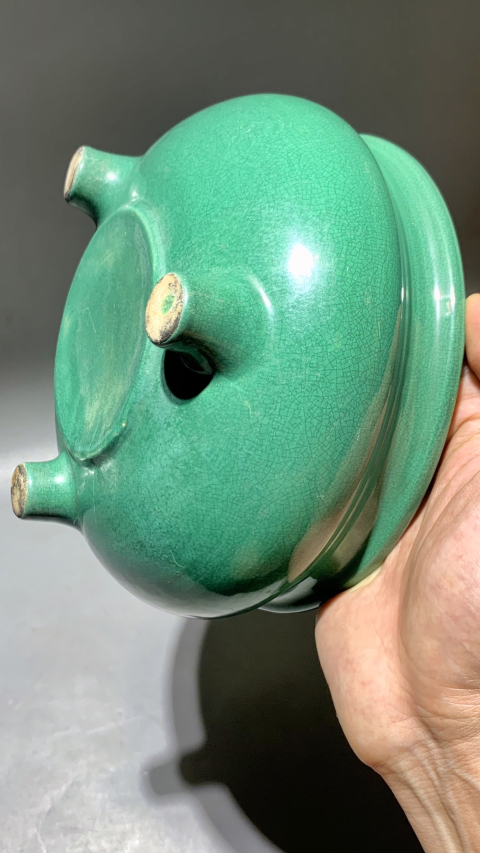 古玩陶瓷清代乾隆綠哥釉三足香爐拍賣，當前價格999元