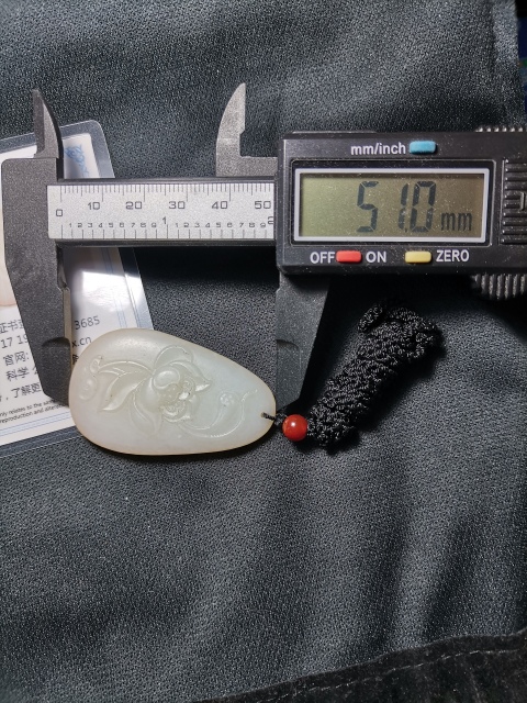 古玩玉器和田玉雕“蓮花紋”吊墜拍賣,當前價格299元