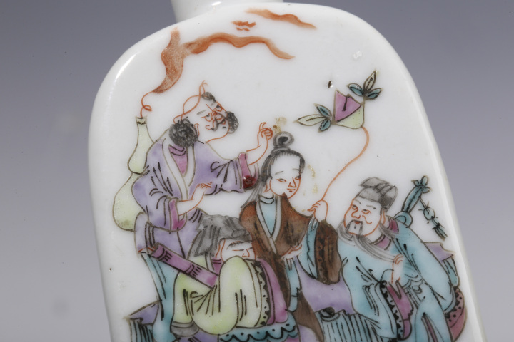 域鉴古玩】【21点25分截拍】同治·粉彩八仙人物纹鼻烟壶拍卖价格