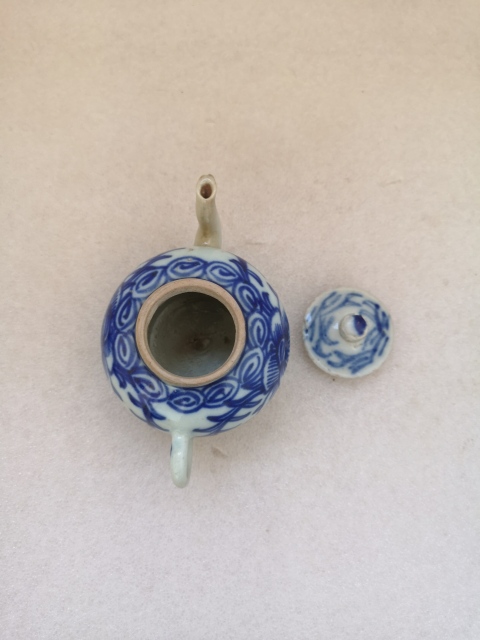 古玩陶瓷花卉紋青花執(zhí)壺拍賣，當(dāng)前價格850元