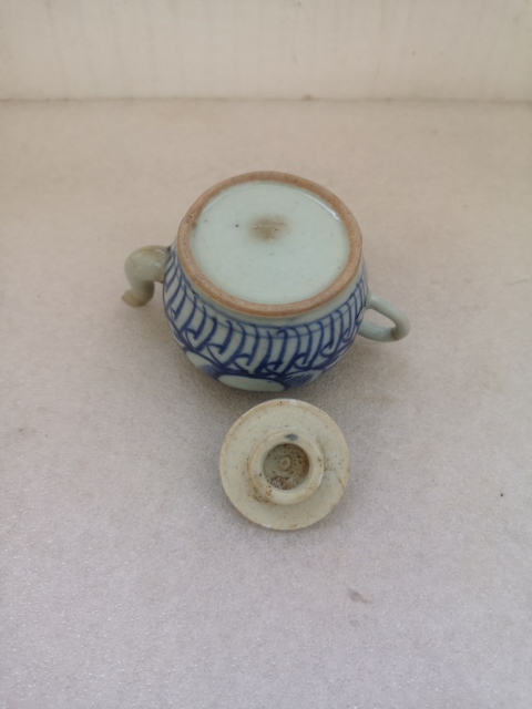 古玩陶瓷花卉紋青花執(zhí)壺拍賣，當(dāng)前價格850元