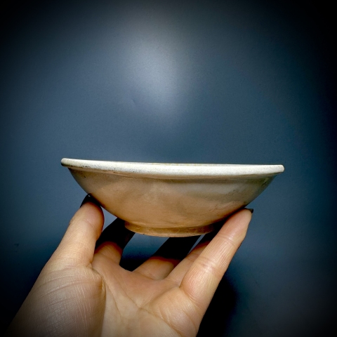 古玩陶瓷五代邢窯白釉綠彩唇口碗拍賣，當前價格5300元