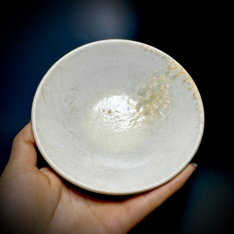 古玩陶瓷五代邢窯白釉綠彩唇口碗拍賣，當前價格5300元