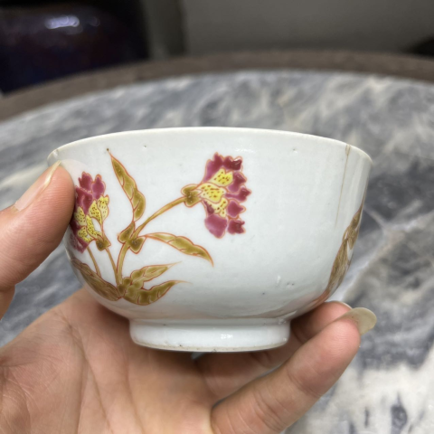 古玩陶瓷清晚期粉彩花卉紋碗拍賣,當前價格299元
