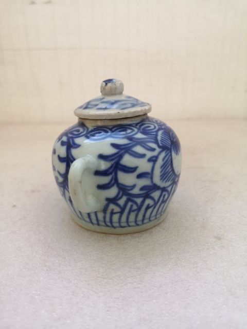 古玩陶瓷花卉紋青花執(zhí)壺拍賣，當(dāng)前價格850元