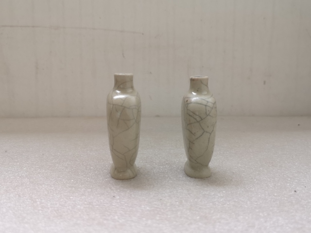 古玩陶瓷哥釉鼻煙壺拍賣,當前價格198元
