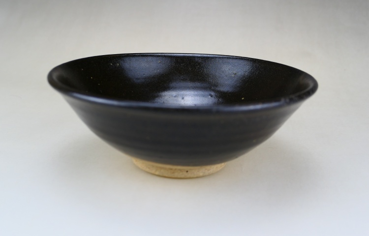 古玩陶瓷(名窯)元代耀州窯黑釉大碗(1279-1368)拍賣,當前價格6300元
