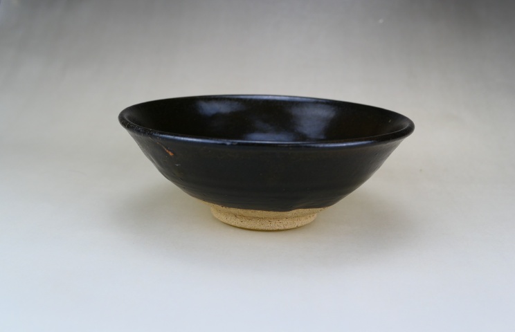 古玩陶瓷(名窯)元代耀州窯黑釉大碗(1279-1368)拍賣,當前價格6300元